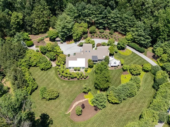 8084 Goshen Rd, Malvern, PA 19355