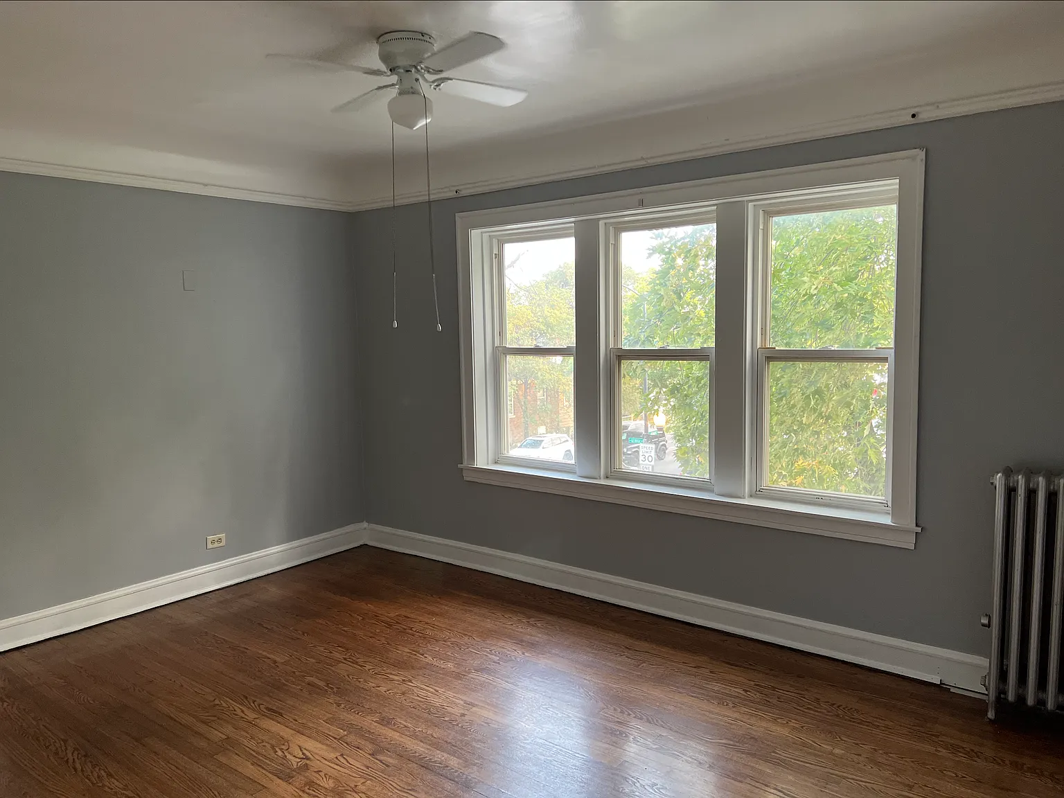 2 bed, 900 sqft, $1,600 — Photo 2