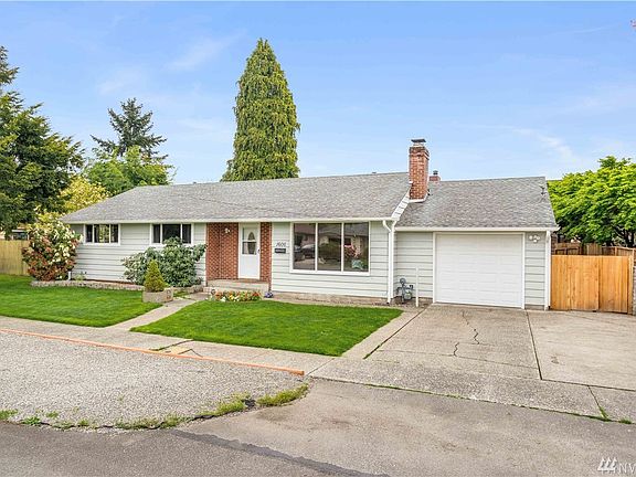 2nd image of 1606 1st St SE