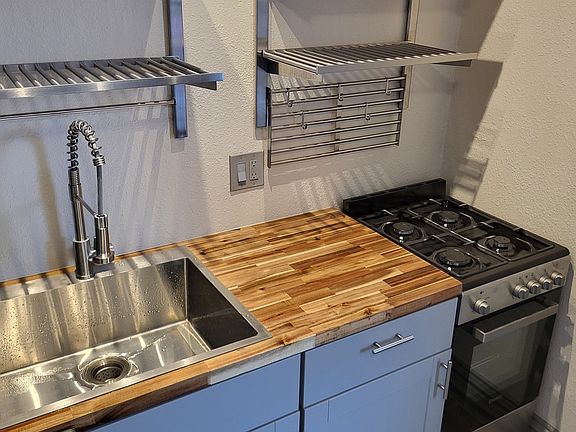 5th image of 1530 N Pearl St APT 9