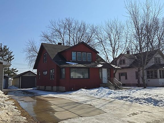 3rd image of 510 3rd St SE