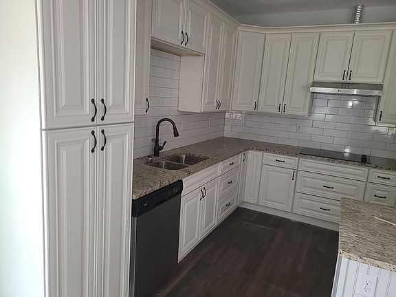 4th image of 2622 Leland Dr. Drive