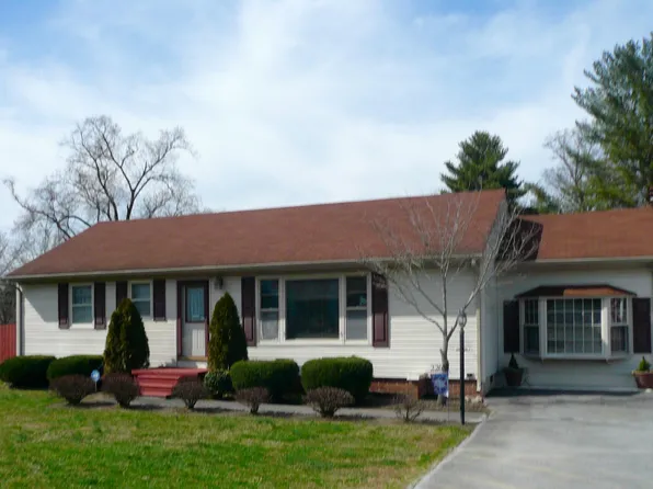 2205 Adair Dr, Knoxville, TN 37918