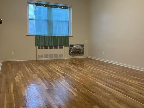 4th image of 1428 E 89th St