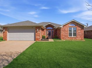 1117 Wendy Ln, Altus, OK 73521