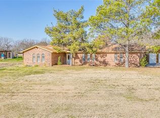 1816 Valley View Rd, Crowley, TX 76036
