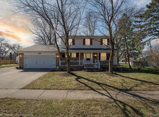 8253 Miller Rd, Swartz Creek, MI 48473