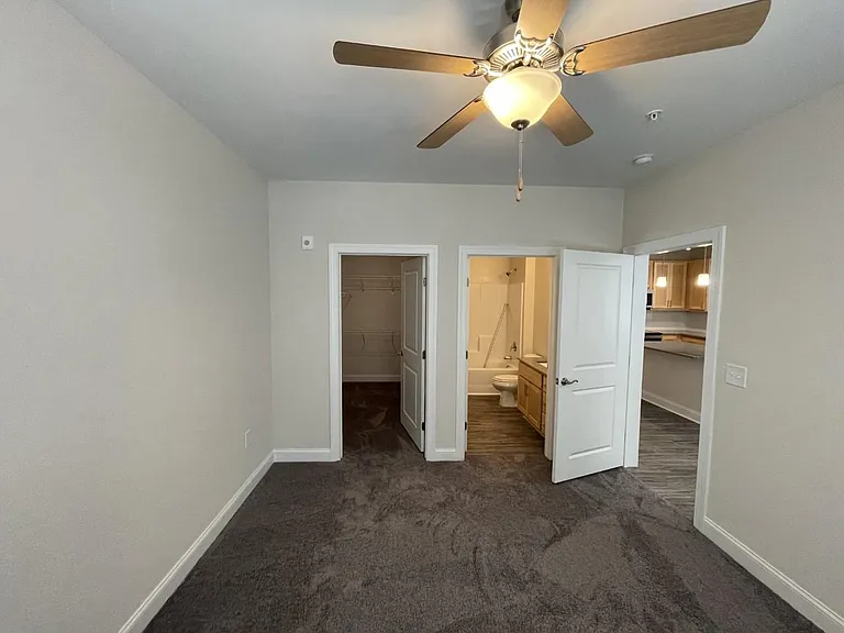 Marcom St Apartments — Photo 16