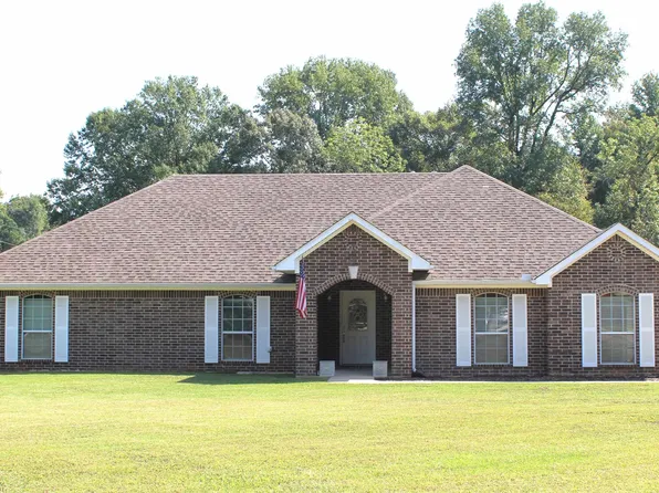 159 Weatherby Dr, Hooks, TX 75561