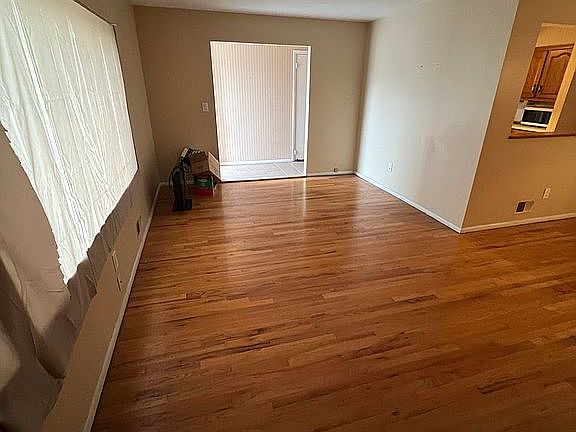 2nd image of 204 Olympia Blvd