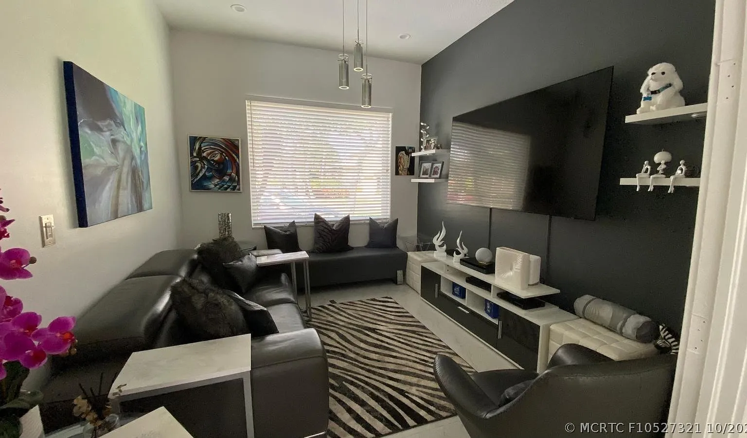 3 bed, 3.0 bath, 2199 sqft, $16,990 — Photo 4