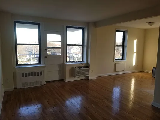 Rented by Max & Associates Realty Corp | media 3