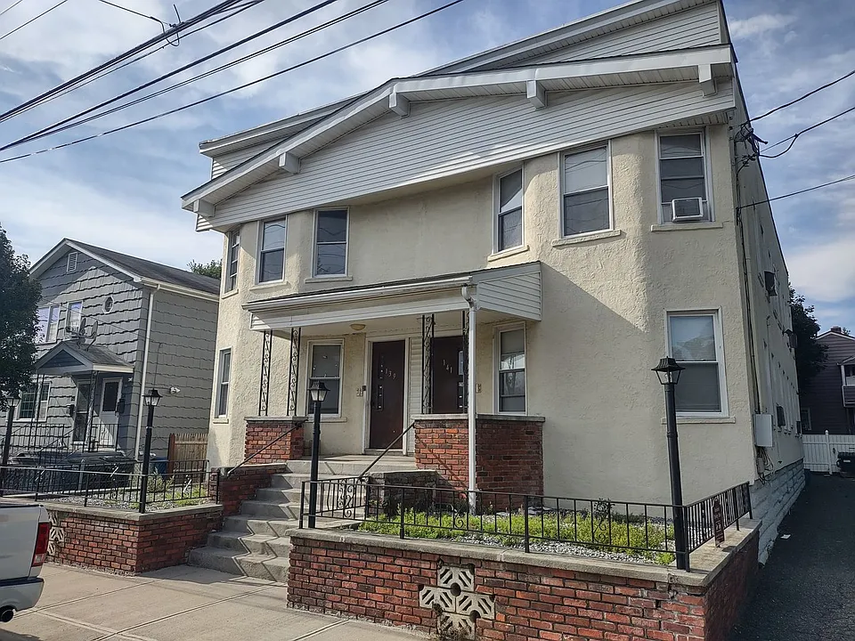 139-141 Pennsylvania Ave