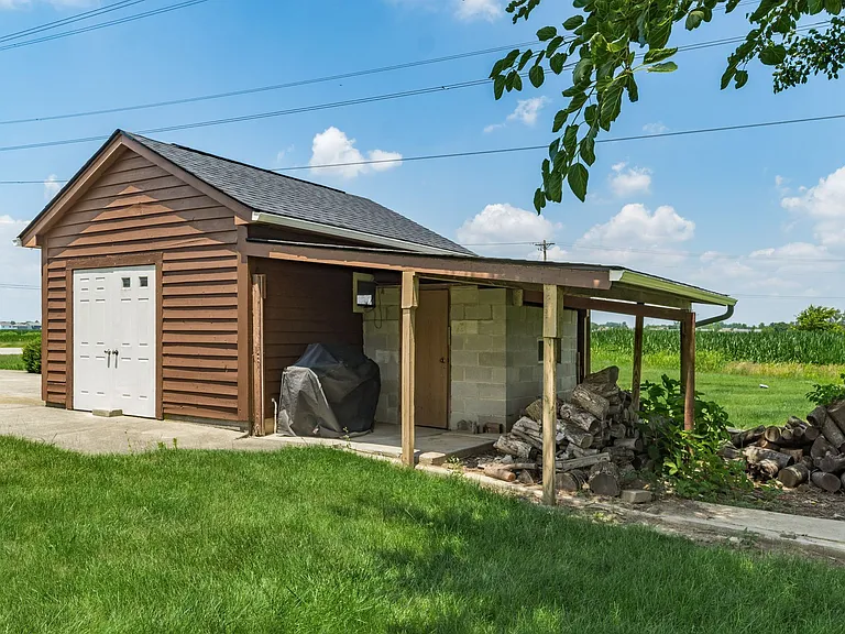 6002 Bowen Rd — Photo 5