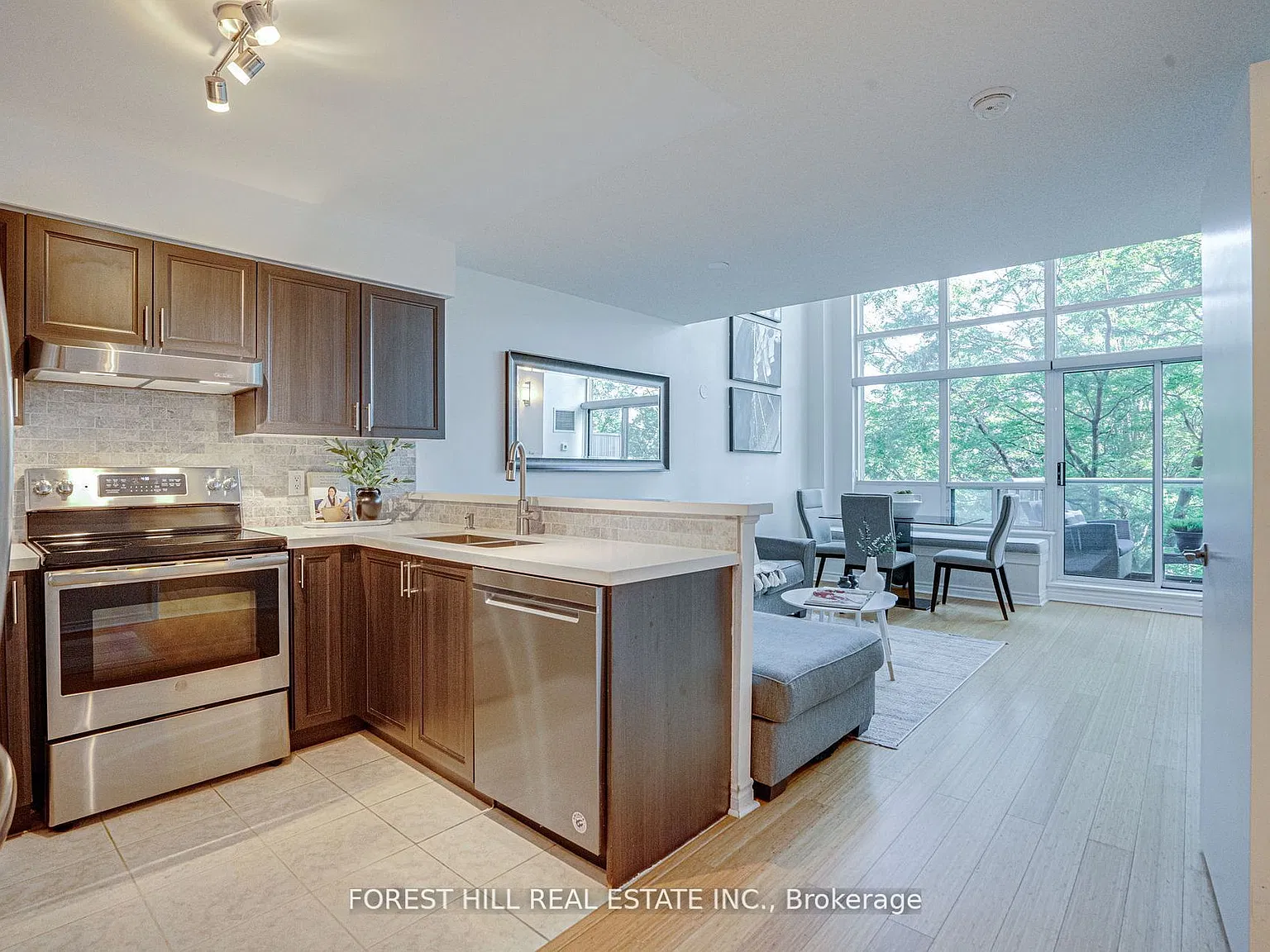 200 Manitoba St — Photo 1