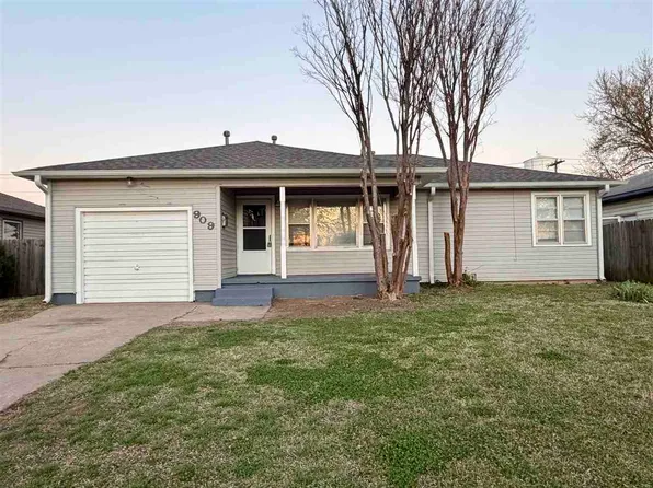909 N Elm St, Ponca City, OK 74601