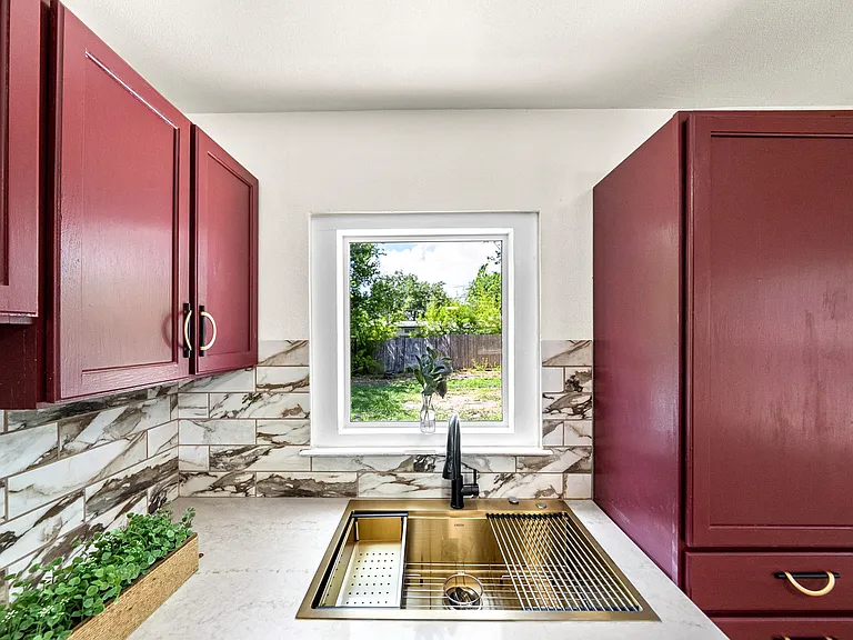 10 Linden Ave — Photo 4