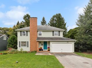 207 Sherwood Dr, Syracuse, NY 13214