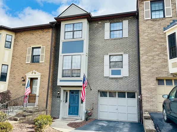 631 Woodcrest Dr, Pittsburgh, PA 15205