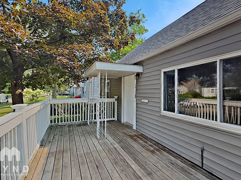 3420 Medina Ave — Photo 15