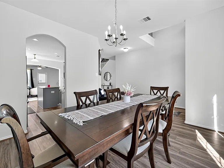 1601 Darwin Cedar Dr — Photo 9