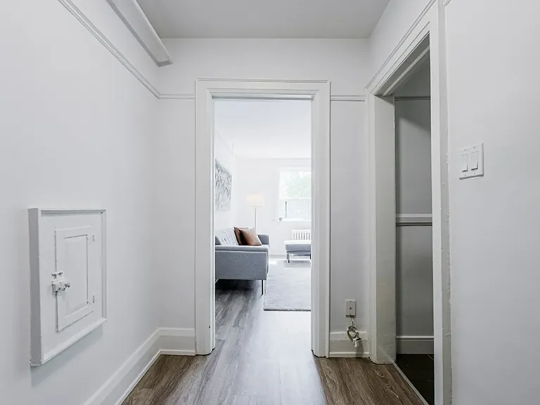 210 Wychwood Ave #10 — Photo 13