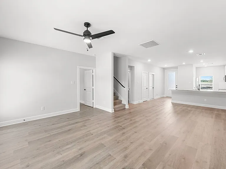 1005 Holly Dr — Photo 8