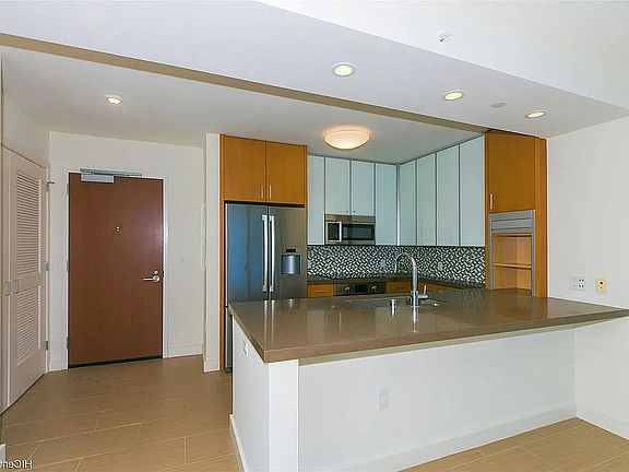2nd image of 600 Ala Moana Blvd #3004