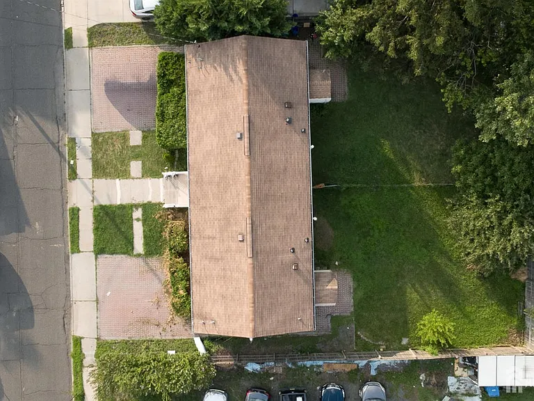 13 Gordon St #15 — Photo 3
