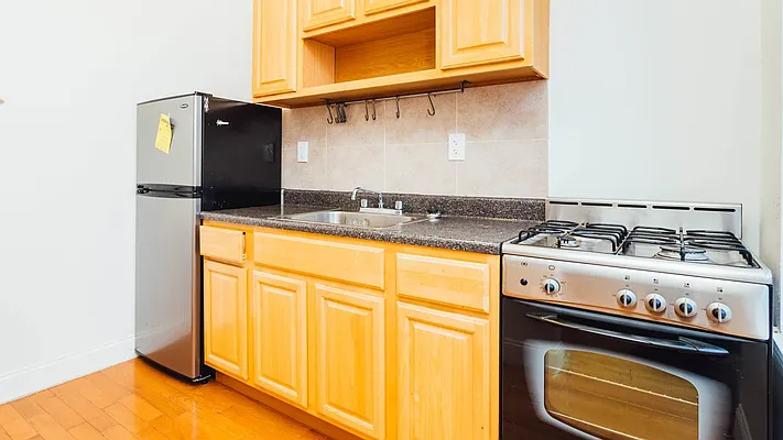 Rented by Nooklyn NYC LLC | media 24