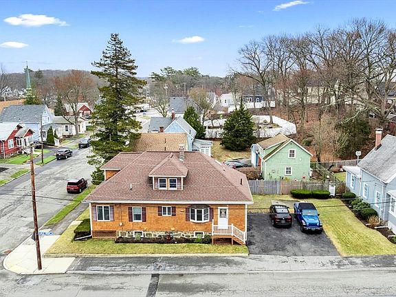 3rd image of 20 Great Woods Rd