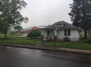 105 Market St, Mifflinburg, PA 17844