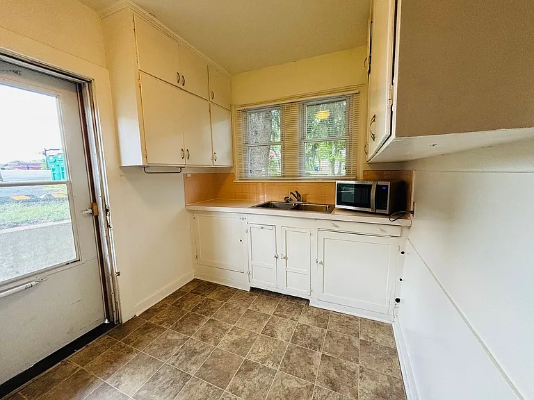 513 Progress St NE — Photo 10