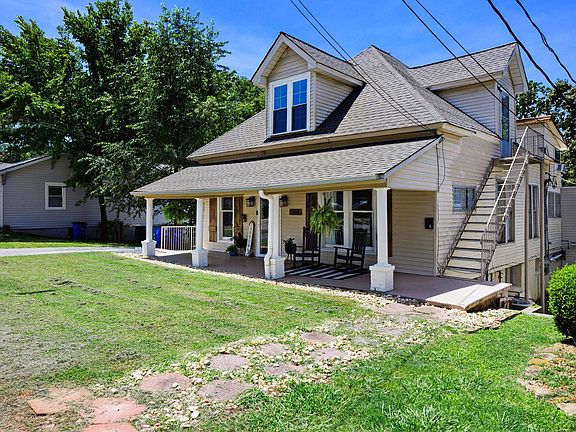 2nd image of 304 Plum St
