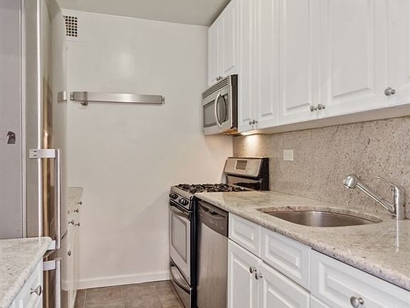 4th image of 165 W End Ave APT 20P