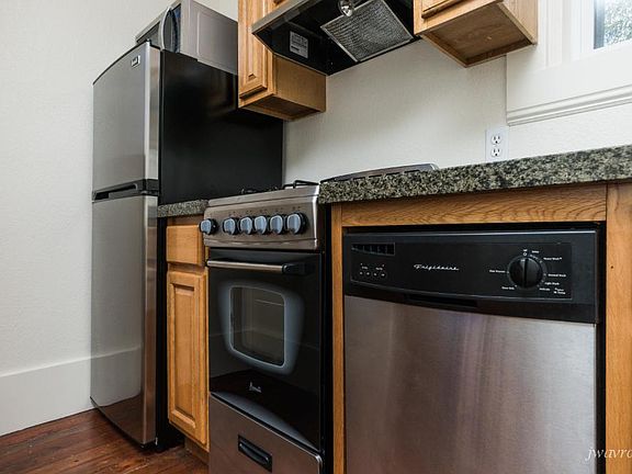 3rd image of 280 Shipley St #4