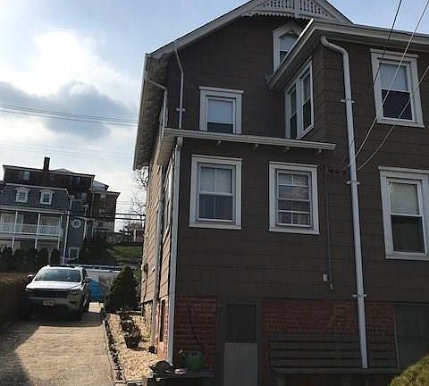 3rd image of 269 Willett Ave