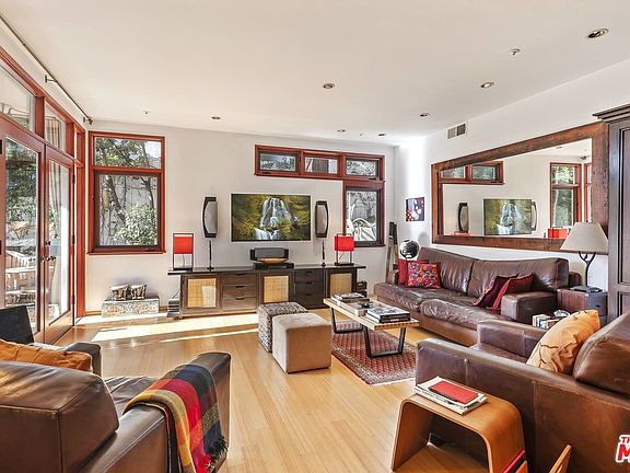 3rd image of 3019 3rd St Unit 204