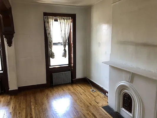 Rented by Compass | media 9