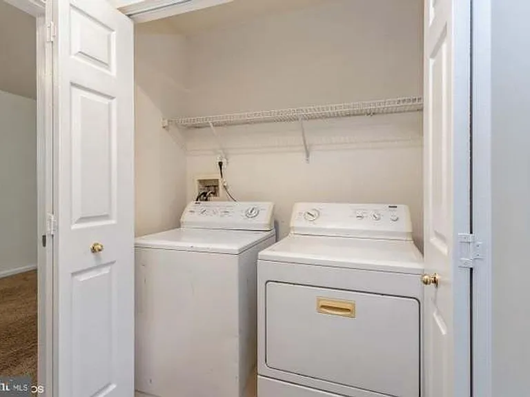 7836 Canter Ct — Photo 5