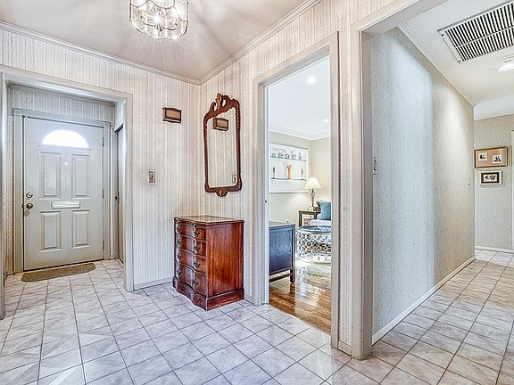 4th image of 750 Kensington Ct