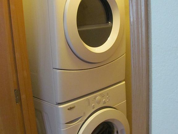 washer/dryer in each unit