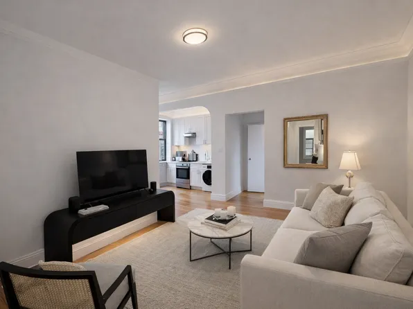 76 Carmine Street image 1 of 5