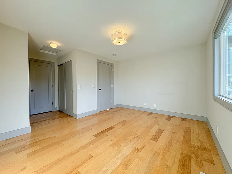 5657 23rd Ave SW — Photo 13