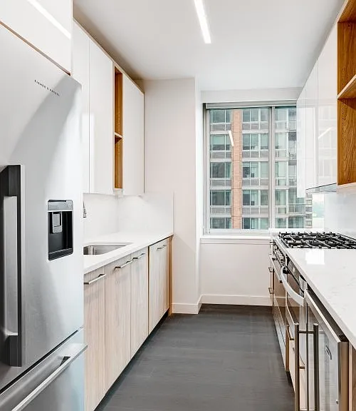 101 W End Ave #33C — Photo 2