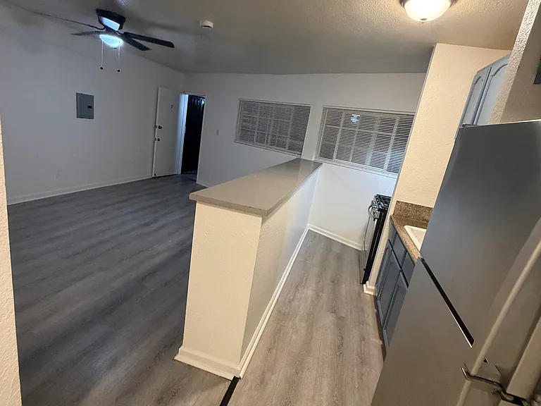 1116 Forest St #7 — Photo 3