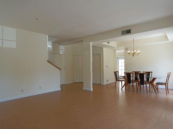 5th image of 330 Eldorado St Unit 6