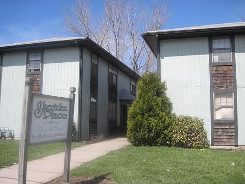 2nd image of 410 Sheridan St