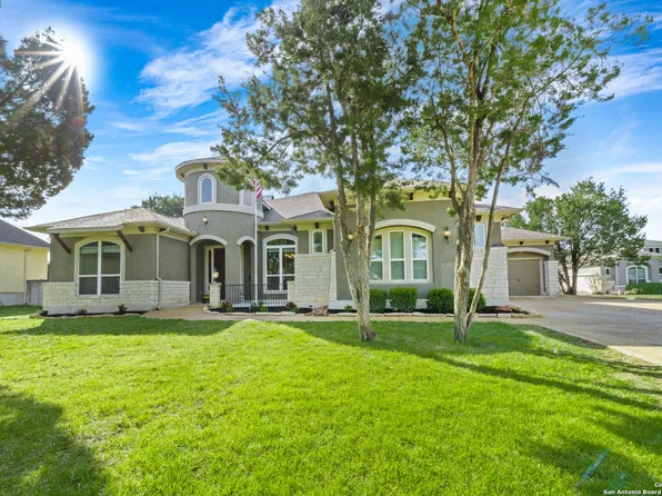 935 WOODLAND OAKS, New Braunfels, TX 78132