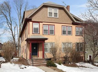 25 Ricker Rd UNIT 1, Newton, MA 02458